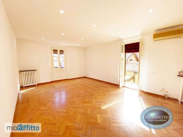 Attico arredato con terrazzo Centro