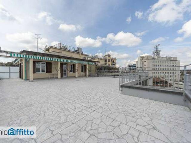 Attico arredato con terrazzo Centro storico, brera