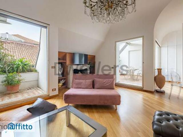 Attico arredato con terrazzo Centro storico, brera