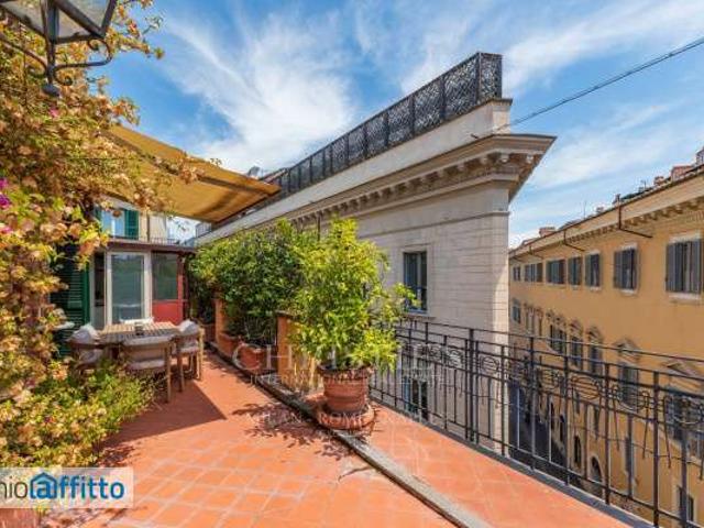 Attico arredato con terrazzo Centro storico