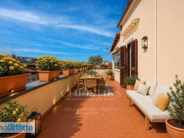 Attico arredato con terrazzo Centro storico