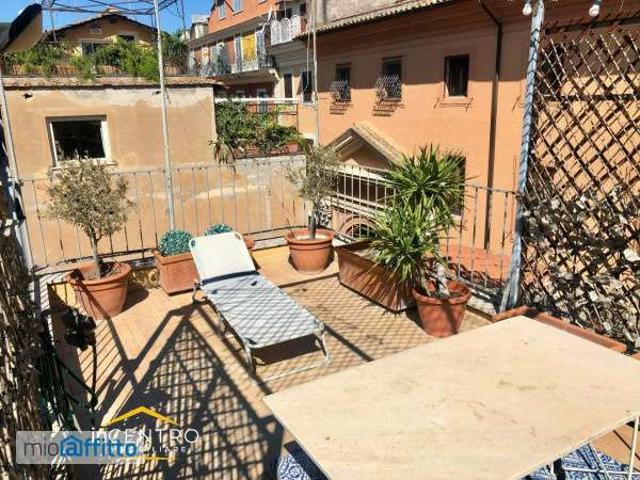 Attico arredato con terrazzo Centro storico