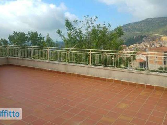 Attico arredato con terrazzo Collesano