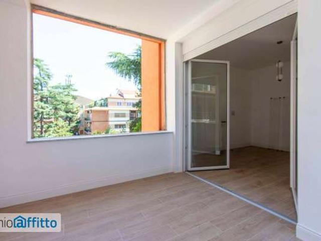 Attico arredato con terrazzo Eur, laurentino, checchignola, montagnola, fonte meravigliosa
