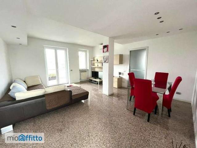 Attico arredato con terrazzo Legnano