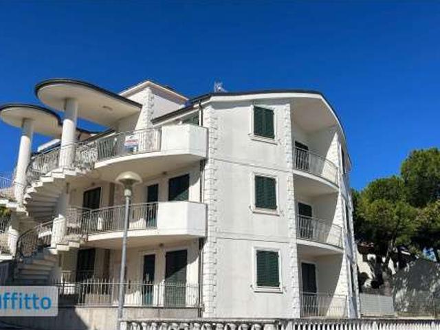 Attico arredato con terrazzo Porto Recanati