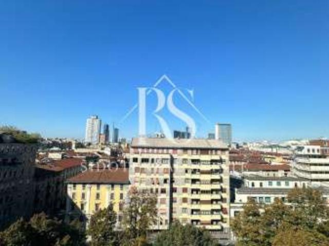 Attico arredato con terrazzo Repubblica, stazione centrale