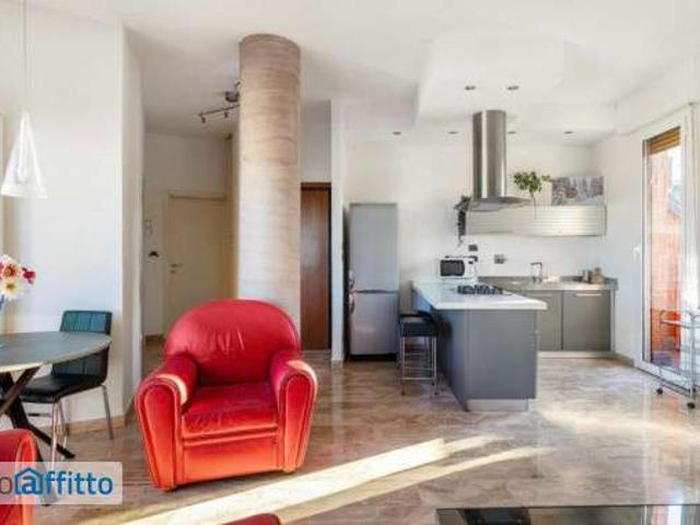 Attico arredato con terrazzo Saffi