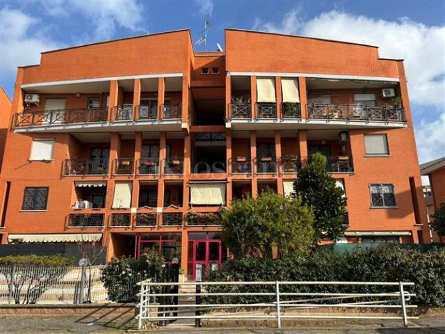 Attico di 80 mq a Axa, Palocco Roma