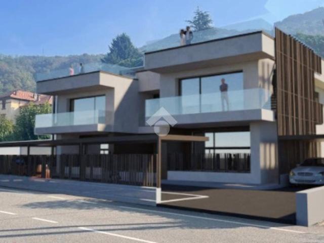 Attico di lusso di 128 mq in vendita Via Roma, 46, Porto Ceresio, Lombardia