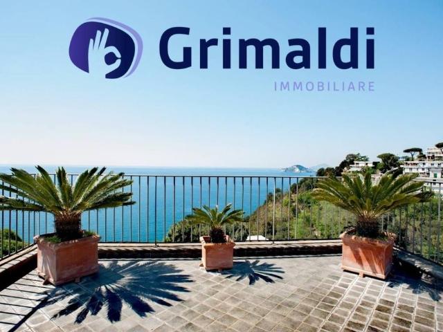 Attico di lusso di 159 mq in vendita Via San Gennaro Agnano, 62, Pozzuoli, Campania
