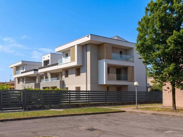 Attico di lusso di 191 mq in vendita Via Mantova, Gorgonzola, Lombardia