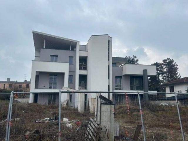 Attico di lusso di 209 mq in vendita Via Giosuè Carducci, 15, Vedano al Lambro, Lombardia