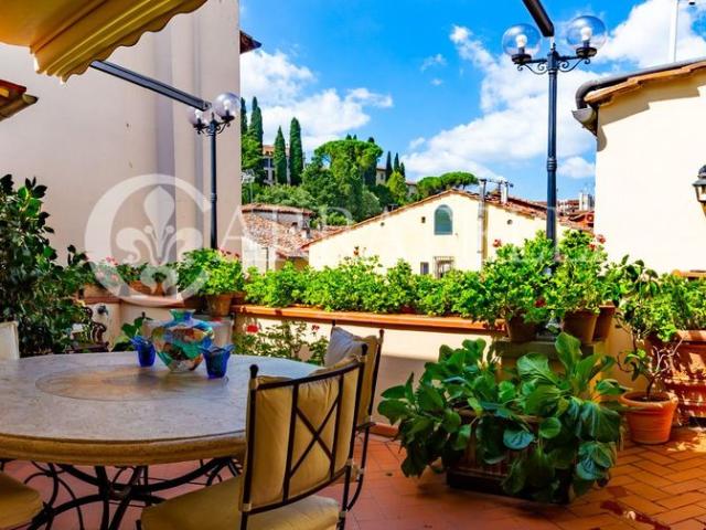 Attico di lusso di 250 mq in vendita Firenze, Toscana
