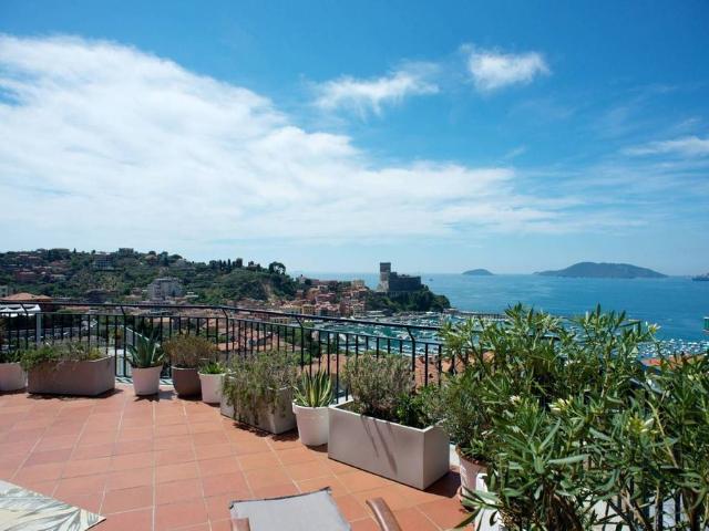 Attico di lusso di 155 mq in vendita Lerici, Italia