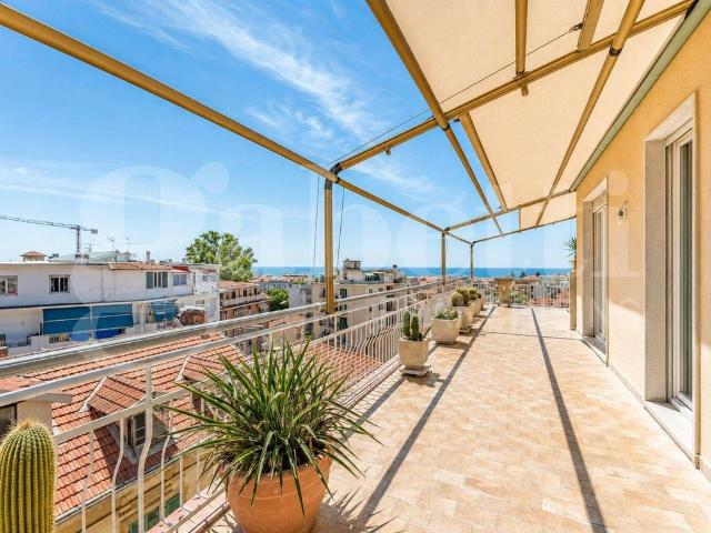 Attico di prestigio di 110 mq in vendita Via Goethe, 63, Sanremo, Liguria