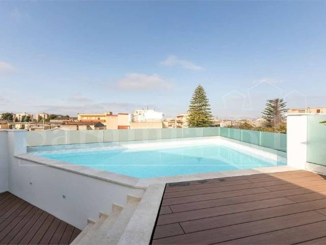 Attico di prestigio di 200 mq in vendita viale colombo, 500, Quartu Sant'Elena, Sardegna