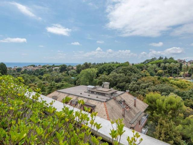 Attico di prestigio di 233 mq in vendita Viale Quartara, 39N, Genova, Liguria