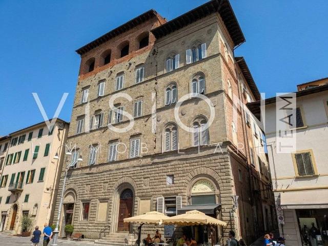 Attico di prestigio di 400 mq in vendita Via Camillo Benso di Cavour, 20, Pistoia, Toscana