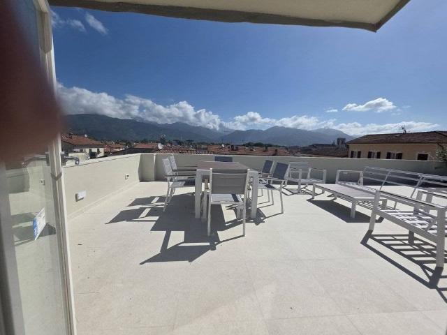Attico di prestigio in affitto Forte dei Marmi, Italia