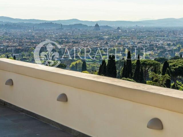 Attico di prestigio in vendita Firenze, Toscana