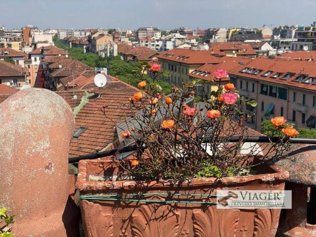 Attico di prestigio in vendita Milano, Italia