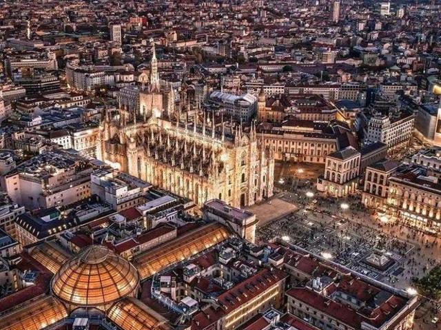 Attico di prestigio in vendita Milano, Italia