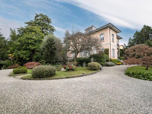 Attico di prestigio in vendita Via Gradisca, Varese, Lombardia