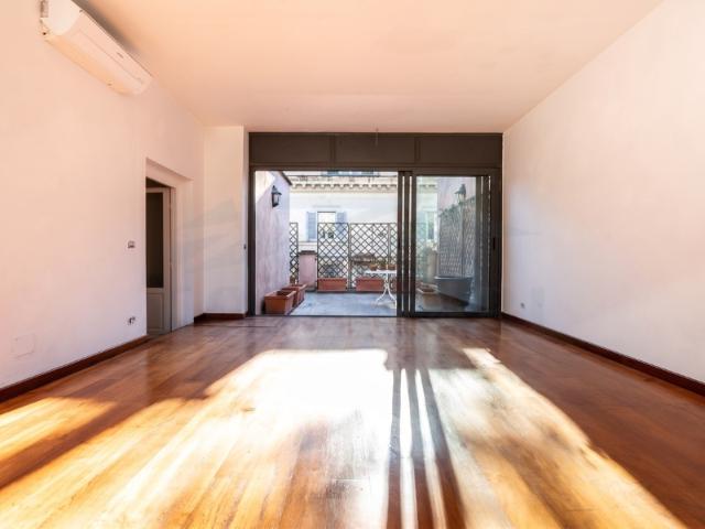 Attico e Superattico – Centro Storico, Via Vittoria – 01AF5493