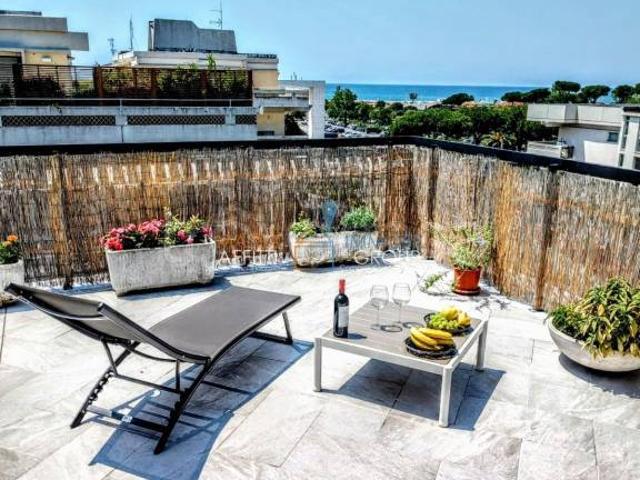 Attico in affitto a Carrara via Genova, 21, Marina Di Carrara