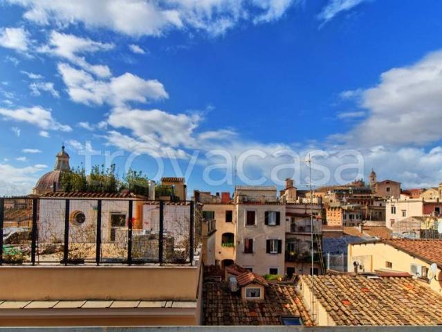 Attico in affitto a Roma via del Boschetto, 114, Monti