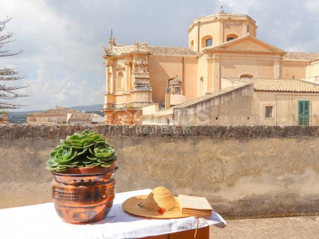 Attico in vendita a Noto, Centro Storico