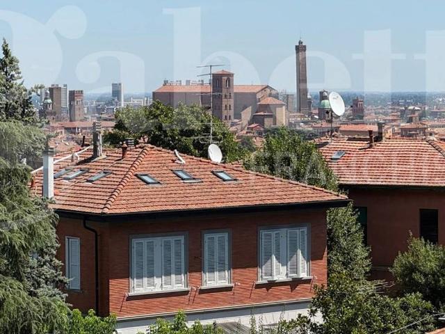 Attico in vendita a Bologna