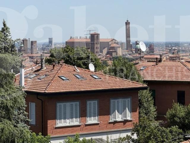 Attico in vendita a Bologna