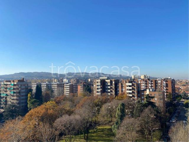 Attico in vendita a Bologna via Faenza, Mazzini Fossolo