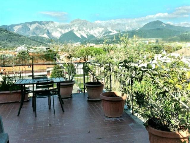 Attico in vendita a Carrara viale Monzoni, Marina Di Carrara