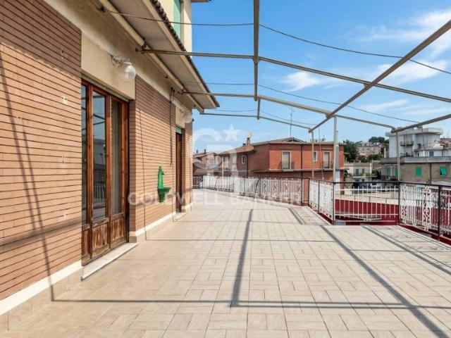 Attico in vendita a Fonte Nuova via Giuseppe Parini, Tor Lupara