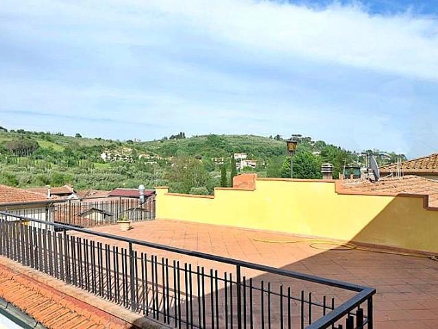 ATTICO in VENDITA a LASTRA A SIGNA PORTO DI MEZZO di 5 vani