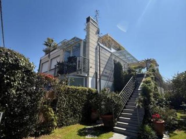 Attico in vendita a Lido di Camaiore Camaiore 90 mq Rif: 1423279