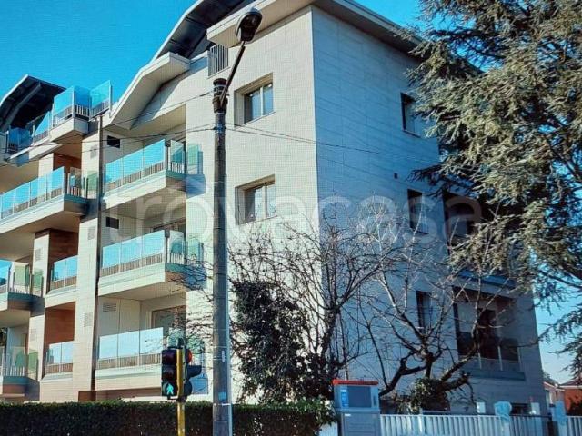 Attico in vendita a Paderno Dugnano via Pasubio