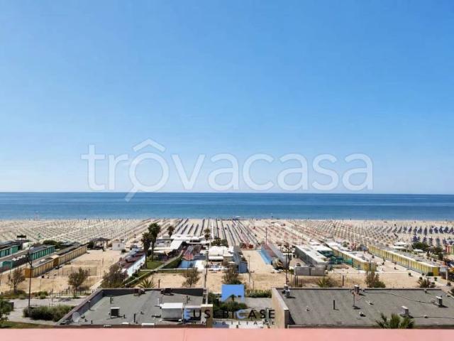 Attico in vendita a Rimini viale Amerigo Vespucci, Tripoli Mare
