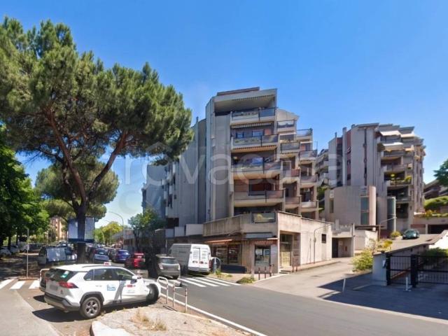 Attico in vendita a Roma piazzale Roberto Ardigò, Ardeatino Montagnola