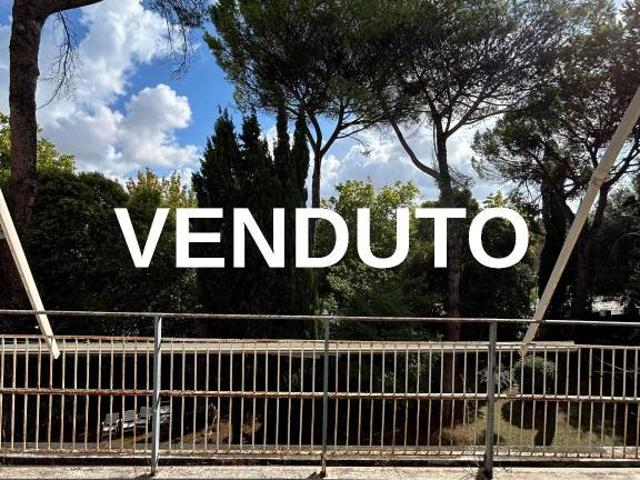 Attico in vendita a Roma via Odoardo Beccari, 13, San Saba Caracalla