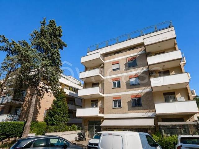 Attico in vendita a Roma via al Sesto Miglio, Tomba di Nerone