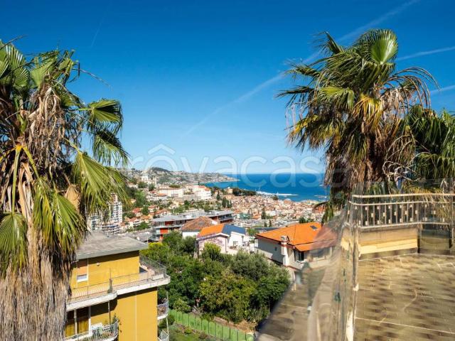 Attico in vendita a Sanremo, Corso degli Inglesi