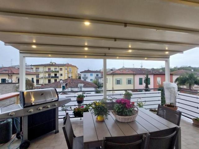 Attico in vendita a Viareggio 200 mq Rif: 1319371