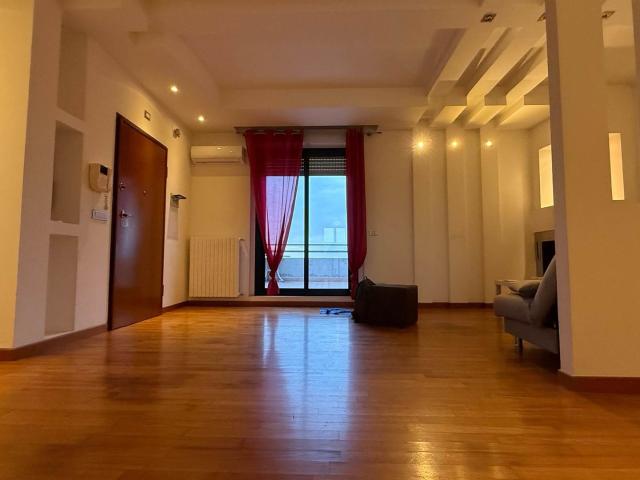 Attico – OSPEDALE – R. BICCARI