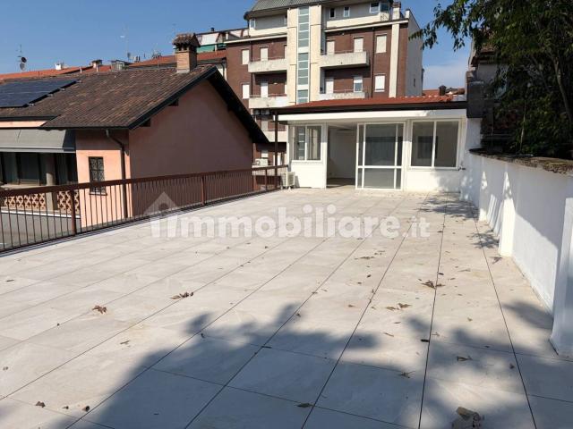 Attico ottimo stato, 140 m², Treviglio