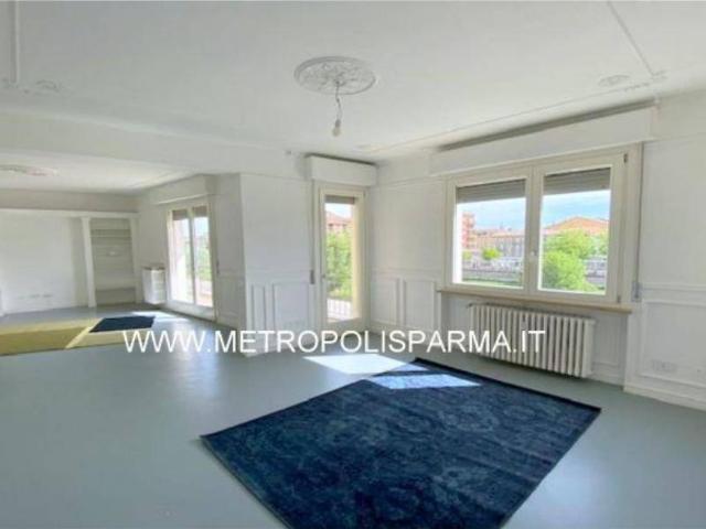 Attico ottimo stato, 180 m², Centro Storico, Parma