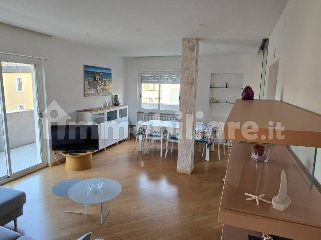 Attico ottimo stato, 77 m², Via Venezia Lungofiume Paolucci, Pescara